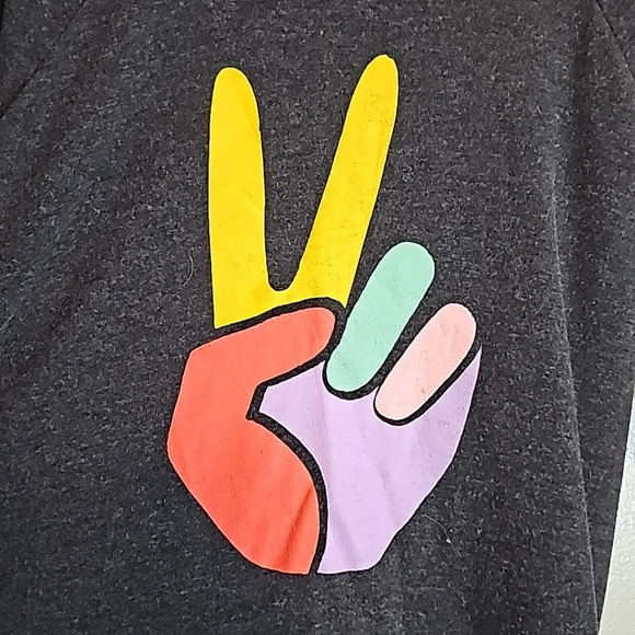 CHASER Long Sleeve Peace Sign Shirt - Medium - Picture 2 of 5